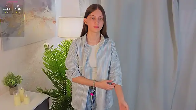 NatashaRieker online show from May 8, 2026, 3:45 am