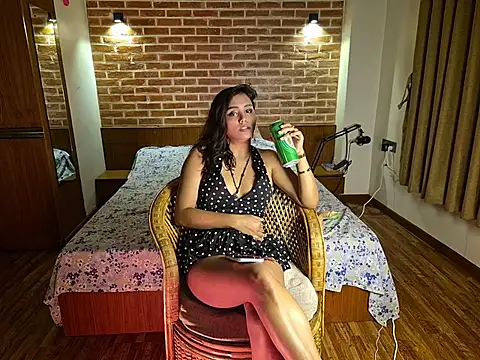 jellyyynspicyyy online show from July 27, 2026, 2:57 pm