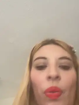 Bunnysweet95 online show from April 28, 2026, 6:46 pm