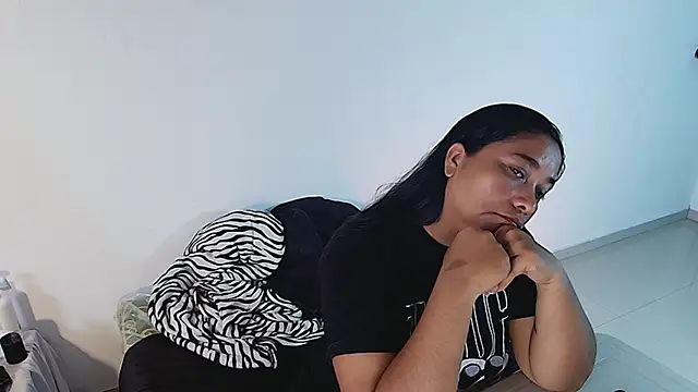 Snapshot of cristycurvy_02 chatting on April 15, 2026, 8:42 pm cristycurvy 02 online show from April 15, 2026, 8:42 pm