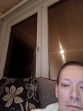 Snapshot of Lul18809 chatting on April 14, 2026, 10:27 pm Lul18809 online show from April 14, 2026, 10:27 pm