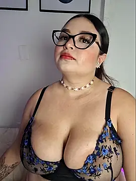 Snapshot of Nicolevega1 chatting on July 16, 2026, 1:44 am Nicolevega1 online show from July 16, 2026, 1:44 am