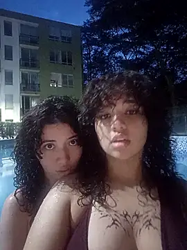 Chloe and Violeta online show from July 8, 2026, 11:31 pm