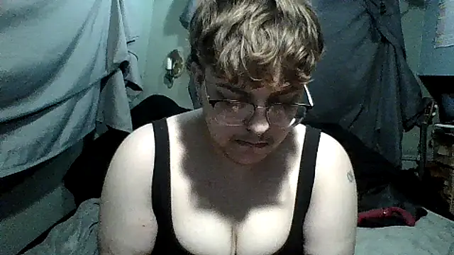 Snapshot of BashfulEmby chatting on April 14, 2026, 3:34 am BashfulEmby online show from April 14, 2026, 3:34 am