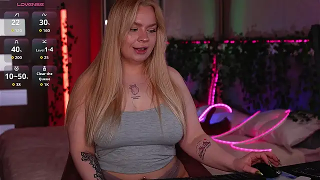 LisaLove3 online show from May 9, 2026, 8:08 am
