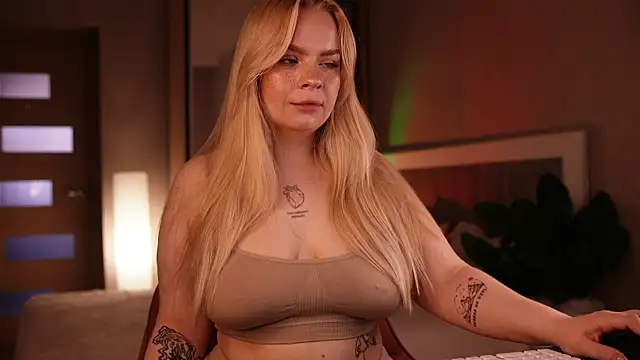 LisaLove3 online show from July 1, 2026, 7:43 am