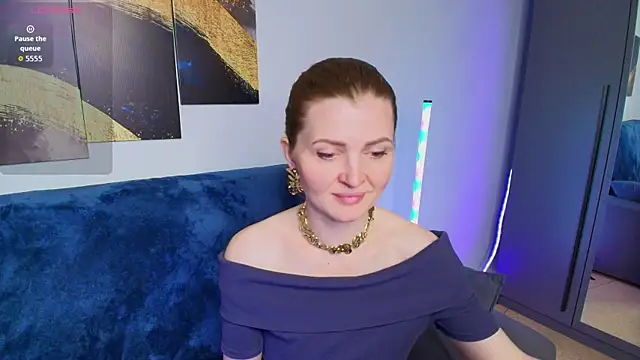 Liza  Evans online show from July 28, 2026, 1:45 am