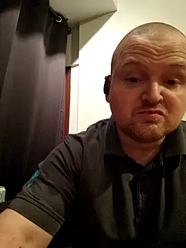 P4YNE online show from April 23, 2026, 5:41 am