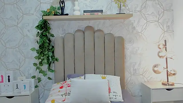 Snapshot of katherine_glow chatting on June 29, 2026, 7:14 pm katherine glow online show from June 29, 2026, 7:14 pm