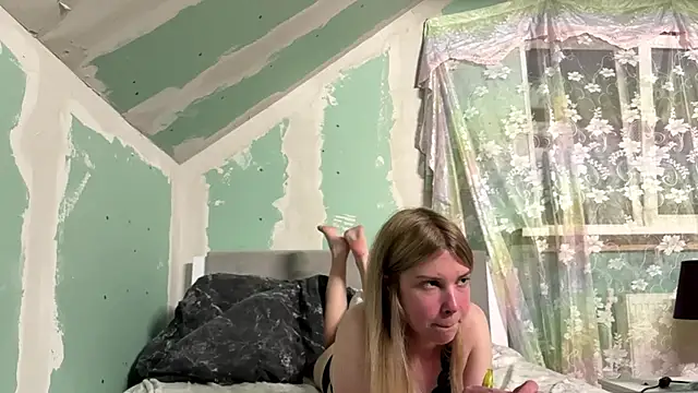 Snapshot of Skinny_girl_ chatting on May 25, 2026, 6:25 pm Skinny girl online show from May 25, 2026, 6:25 pm