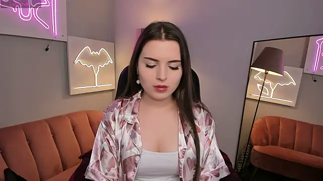 AliceLiador  online show from June 1, 2026, 2:52 pm