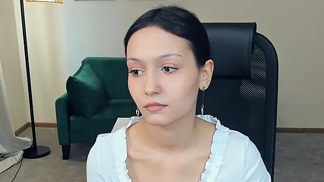 YunEiler online show from April 15, 2026, 10:33 am