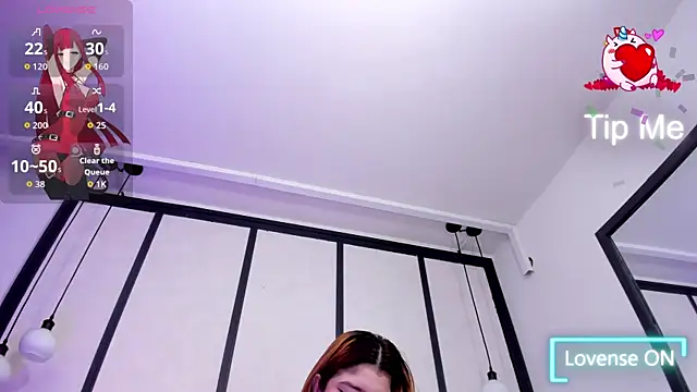 sophia blade  online show from April 20, 2026, 6:42 pm