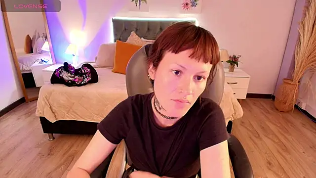 Kim Jeins666  online show from July 18, 2026, 7:17 pm