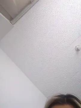 Bebitafiu online show from April 24, 2026, 6:43 pm