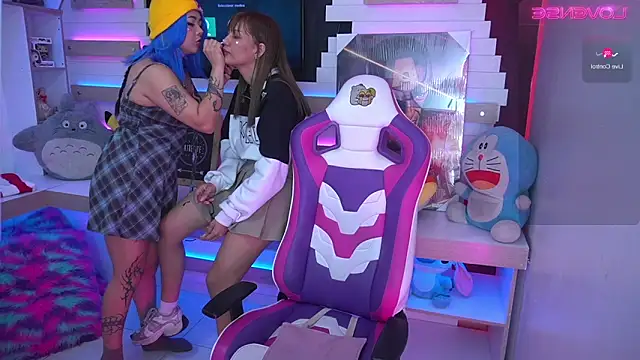 MakiGG  online show from April 22, 2026, 11:39 pm