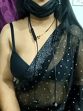 sweetylove01 online show from May 25, 2026, 5:41 pm