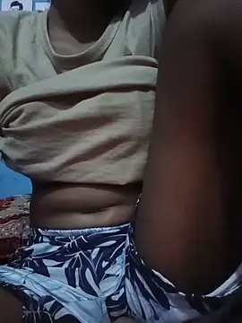 Snapshot of Ishu__Lovee chatting on April 15, 2026, 7:10 pm Ishu Lovee online show from April 15, 2026, 7:10 pm