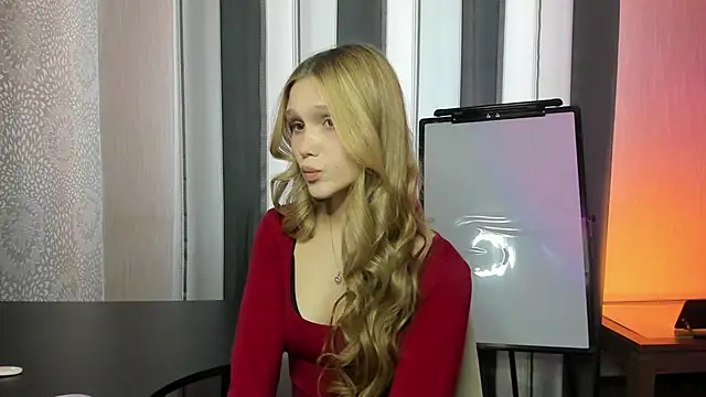 AdelineCrash online show from April 16, 2026, 8:48 am