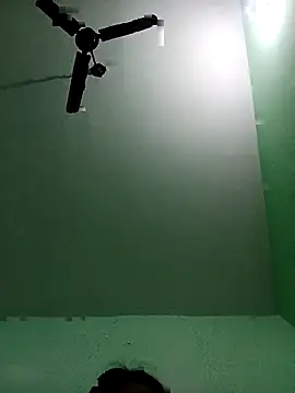 Cutie parul online show from April 15, 2026, 5:20 pm