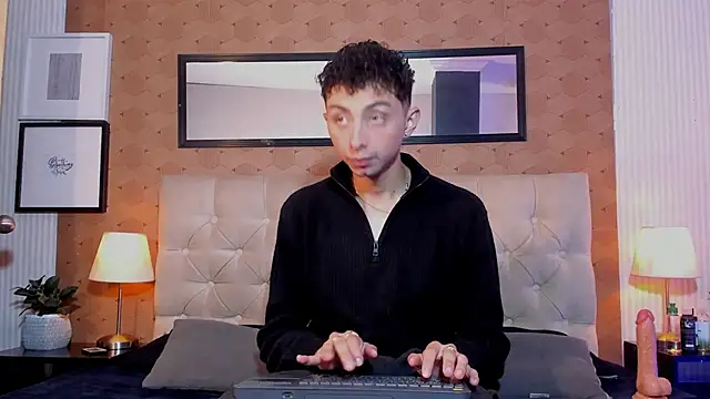 Snapshot of harry_salvatore chatting on June 2, 2026, 12:18 pm harry salvatore online show from June 2, 2026, 12:18 pm
