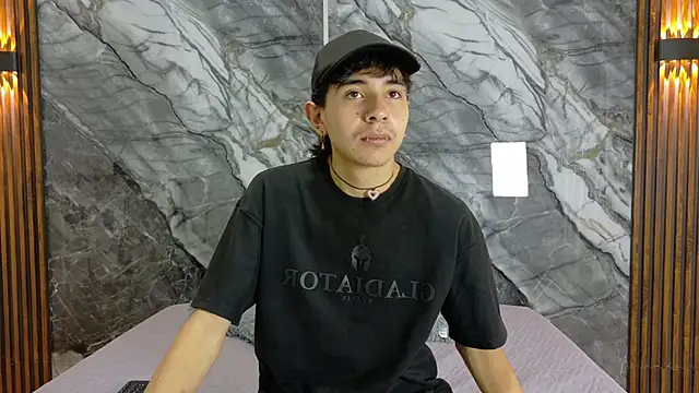 NoahWalker   online show from May 8, 2026, 11:04 am