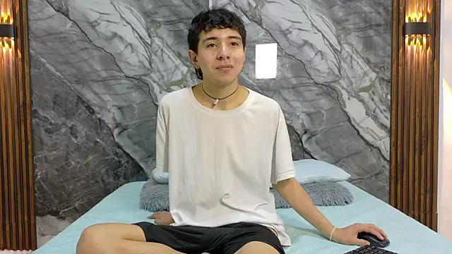 Snapshot of NoahWalker__ chatting on July 8, 2026, 11:15 am NoahWalker online show from July 8, 2026, 11:15 am