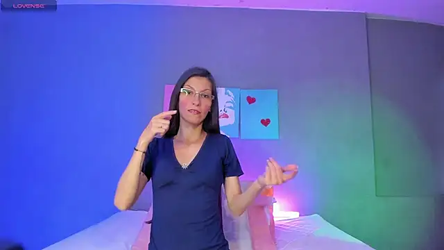 BunnyThompson online show from April 22, 2026, 5:14 pm