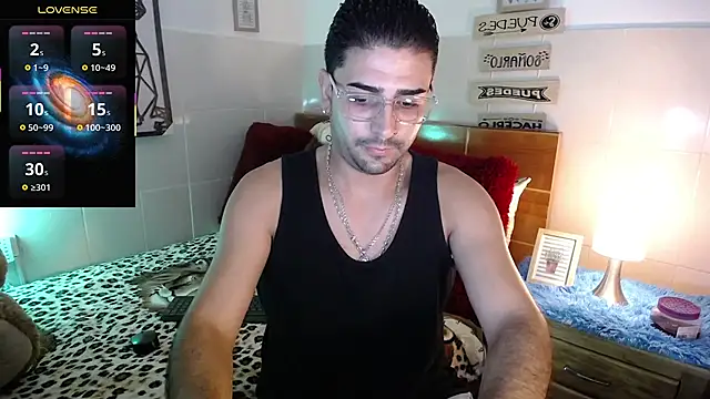 Snapshot of andders_ chatting on June 5, 2026, 1:45 am andders online show from June 5, 2026, 1:45 am