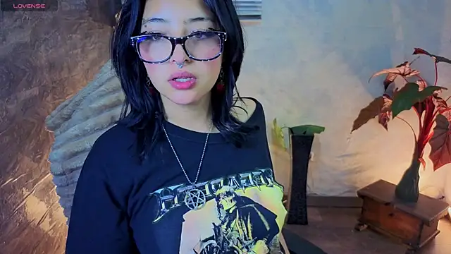 Snapshot of lsa_dolly_nyx chatting on May 4, 2026, 10:39 pm lsa dolly nyx online show from May 4, 2026, 10:39 pm