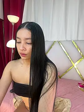 Snapshot of Lila-pinkky chatting on April 27, 2026, 12:03 pm Lila-pinkky online show from April 27, 2026, 12:03 pm
