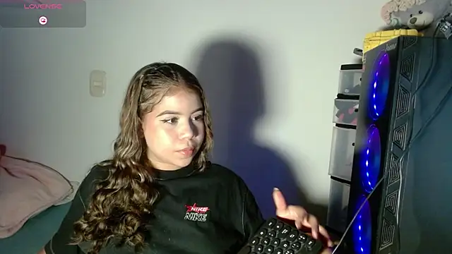 M1la 18 online show from May 7, 2026, 3:56 am