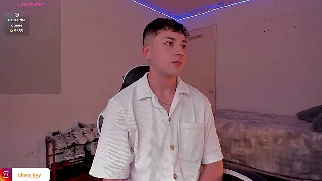 OLIVER K online show from April 19, 2026, 7:16 pm