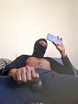 SkinnnyBlack online show from April 21, 2026, 5:06 pm