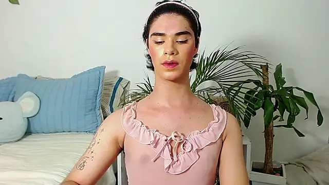 Snapshot of Rosseta_cute1 chatting on May 15, 2026, 1:56 am Rosseta cute1 online show from May 15, 2026, 1:56 am