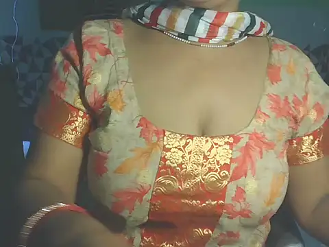 Snapshot of Hotty_Bhabhi1 chatting on May 13, 2026, 4:43 am Hotty Bhabhi1 online show from May 13, 2026, 4:43 am