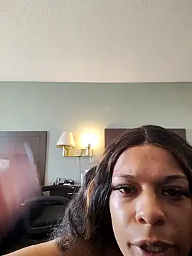 MZFANTZYHONEY online show from April 16, 2026, 3:24 pm