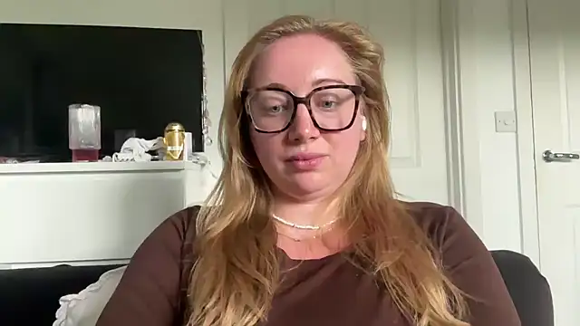 Snapshot of arielsweetieee chatting on June 8, 2026, 3:56 pm arielsweetieee online show from June 8, 2026, 3:56 pm