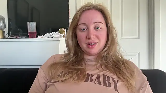 Snapshot of arielsweetieee chatting on June 9, 2026, 7:53 am arielsweetieee online show from June 9, 2026, 7:53 am