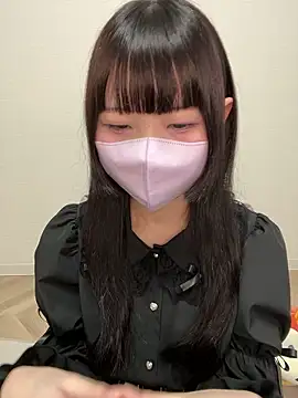 --Reina-- online show from May 2, 2026, 9:47 am