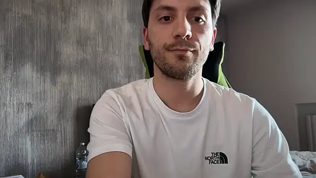 italianass94 online show from April 16, 2026, 2:18 pm