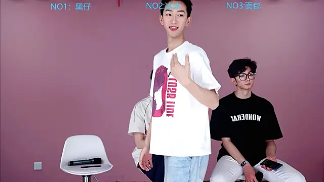 Y-lucky01 online show from April 16, 2026, 1:56 pm