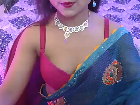 Snapshot of bold-fareen chatting on April 28, 2026, 2:33 pm bold-fareen online show from April 28, 2026, 2:33 pm