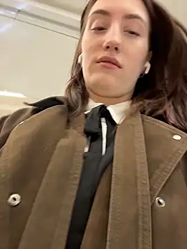 Tiny Anny online show from April 22, 2026, 11:12 am