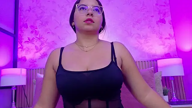 Snapshot of Darcy_glow_ chatting on May 12, 2026, 11:40 am Darcy glow online show from May 12, 2026, 11:40 am