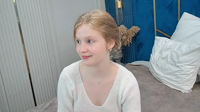LilianHowards online show from June 14, 2026, 10:28 am