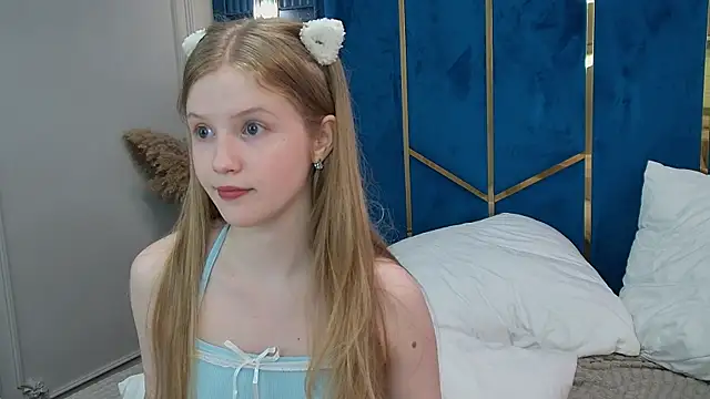 LilianHowards online show from June 22, 2026, 10:34 am