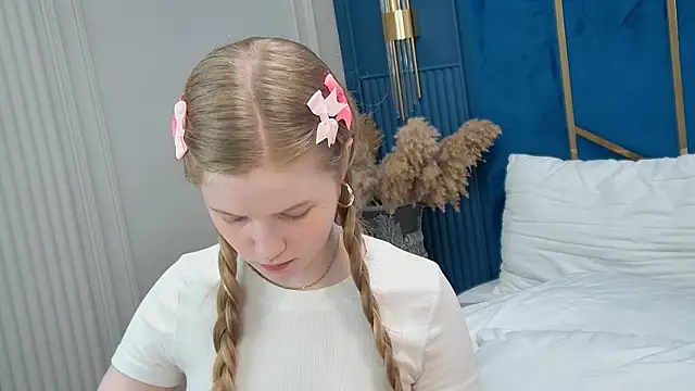 LilianHowards online show from July 7, 2026, 11:03 am