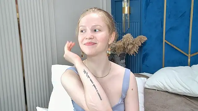 LilianHowards online show from July 28, 2026, 11:39 am