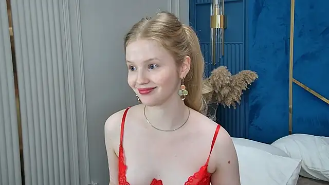 LilianHowards online show from July 28, 2026, 2:35 pm
